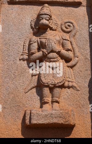 Vista ravvicinata dei murales di hanuman sul muro del tempio di Hazaara Rama, Hampi, Karnataka, India-Febbraio 01,2022 Foto Stock