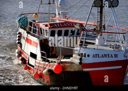 Granchio e aragosta che entrano nel porto di Bridlington. Foto Stock