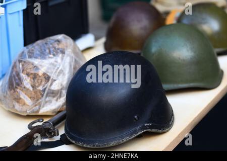 Casco tedesco protettivo durante la seconda guerra mondiale Foto Stock