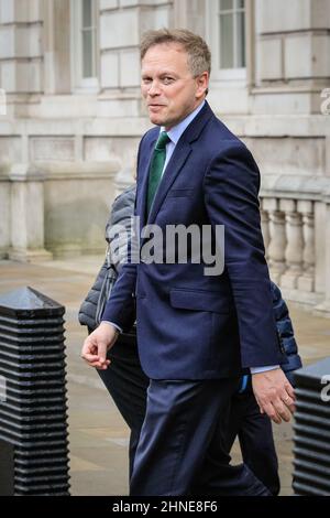 Westminster, Londra, Regno Unito. 16th Feb 2022. Grant Shapps MP, Segretario di Stato per i trasporti, esce dal Gabinetto di Whitehall questo pomeriggio. Credit: Imagplotter/Alamy Live News Foto Stock