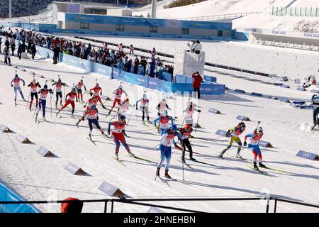 Zhangjiakou, Hebei, Cina. 16th Feb 2022. General view Biathlon : relè femminile 4x6km durante i Giochi Olimpici invernali di Pechino 2022 al National Biathlon Centre di Zhangjiakou, Hebei, Cina . Credit: AFLO SPORT/Alamy Live News Foto Stock