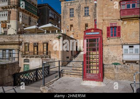 Cabina telefonica rossa a la Valletta Malta. Foto Stock