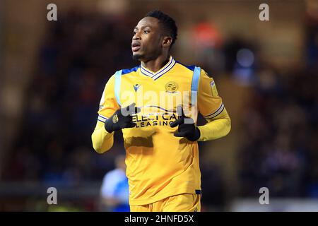 Peterborough, Regno Unito. 16th Feb 2022. Baba Rahman di lettura guarda avanti. EFL Skybet Championship Match, Peterborough Utd v Reading al Weston Homes Stadium di Peterborough, mercoledì 16th febbraio 2022. Questa immagine può essere utilizzata solo a scopo editoriale. Solo per uso editoriale, licenza richiesta per uso commerciale. Nessun uso in scommesse, giochi o un singolo club/campionato/player pubblicazioni. pic di Steffan Bowen/Andrew Orchard sport fotografia/Alamy Live news credito: Andrew Orchard sport fotografia/Alamy Live News Foto Stock