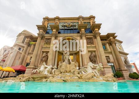 Las Vegas, AGO 5 2015 - Vista in alto della Fontana Apollo dei negozi del Forum Foto Stock