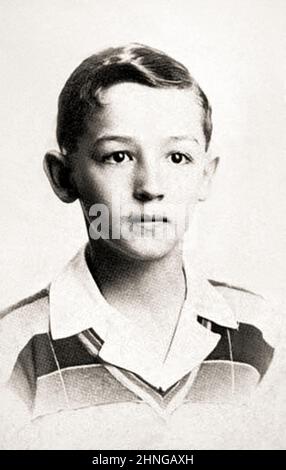 1932 ca , Roma , ITALIA : il più grande attore italiano VITTORIO GASSMAN ( 1922 - 2000 ) quando era un ragazzo di 10 anni . Fotografo sconosciuto .- STORIA - FOTO STORICHE - ATTORE - FILM - CINEMA - personalità da bambino bambini da giovane giovani - personalità quando era giovane - INFANZIA - INFANZIA - BAMBINO - BAMBINO - BAMBINI - BAMBINO - RITRATTO - cinema - CINEMA - CINEMA - TEATRO - TEATRO - ITALIA --- ARCHIVIO GBB Foto Stock