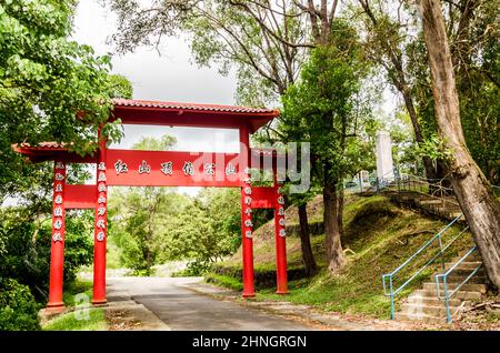 Passeggiare per Sandakan City in una giornata nuvolosa. Foto Stock