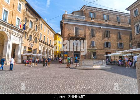 Piazza della Repubblica, Urbino, Marche, Italia, Europa Foto Stock