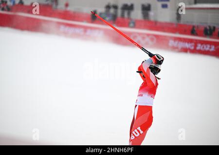 Pechino, Cina. 17th Feb 2022. Michelle Gisin della Svizzera reagisce dopo la combinazione alpina femminile di Pechino 2022 Olimpiadi invernali al National Alpine Sci Center nel distretto di Yanqing, Pechino, capitale della Cina, 17 febbraio 2022. Credit: Lian Zhen/Xinhua/Alamy Live News Foto Stock