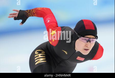 Pechino, Cina. 17th Feb 2022. Jin Jingzhu della Cina compete durante il 1000m di donne di pattinaggio di velocità al National Speed Skating Oval a Pechino, capitale della Cina, 17 febbraio 2022. Credit: Wang Jianwei/Xinhua/Alamy Live News Foto Stock