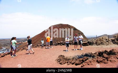 Paesaggio vulcanico nel Parco Nazionale di Timanfaya, Lanzarote, Isole Canarie, Spagna, Europa Foto Stock