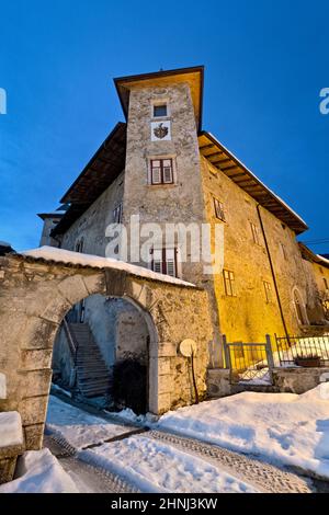 Casa Corazzi è un palazzo rinascimentale nel villaggio di Arsio. Provincia di Trento, Trentino Alto Adige, Italia, Europa. Foto Stock