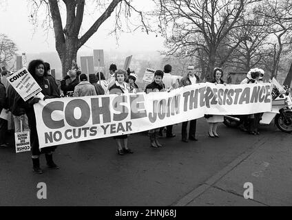 Le infermiere e le ostetriche della COHSE protestano, Nottingham UK novembre 1988. COHSE, sindacato degli operatori sanitari della NHS, si è fusa con NUPE e NALGO nel 1993 per formare Foto Stock