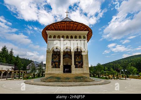 Il monastero di Putna nella Bucovina di Romania Foto Stock