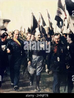 Marche sur Rome, 28.10.1922, accession au pouvoir du parti National fasciste de Benito Mussolini - Benito Mussolini avec Emilio de Bono,Attilio Teruzzi, Italo Balbo et Cesare Maria Vecci Foto Stock