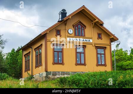 Edificio portuale a Sunnana Hamn presso il lago Vänern, Mellerud, Dalsland, Västra Götalands Län, Svezia. Foto Stock