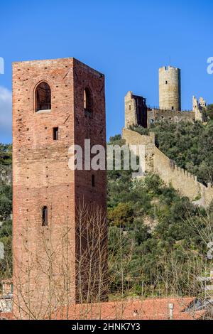 Castello e Torre di Monte Ursino Foto Stock
