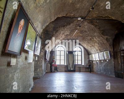 Sevastopol, Crimea - 19 settembre 2020: Interno dei casemati della batteria Mikhailovskaya, Sevastopol, Crimea Foto Stock