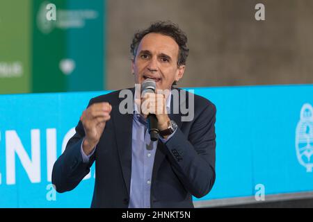 Villa Martelli, Argentina. 16th Feb 2022. Il Ministro dei lavori pubblici Gabriel Katopodis a Tecnópolis si è rivolto al pubblico all'evento in cui è stata annunciata la costruzione di 100 scuole tecniche di istruzione professionale secondaria nel paese. (Foto di Esteban Osorio/Pacific Press/Sipa USA) Credit: Sipa USA/Alamy Live News Foto Stock