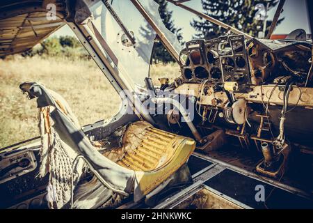 Aeroplano d'epoca abbandonato Foto Stock