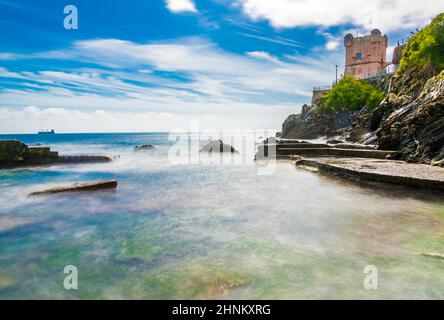 Le scogliere di Nervi, villaggio di Genova sulla riviera italiana Foto Stock