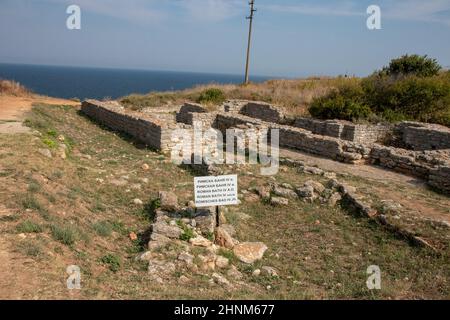 Capo Caliacra, Bulgaria - SEP 14, 2021. Sul territorio di Kaliakra sono stati scoperti resti archeologici di edifici, tra cui un bagno romano del IV secolo. Foto Stock