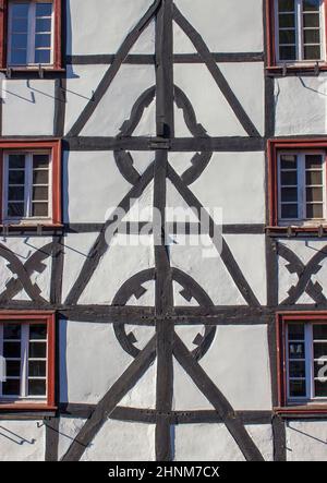 Casa pittoresca nel centro storico di Monschau Foto Stock