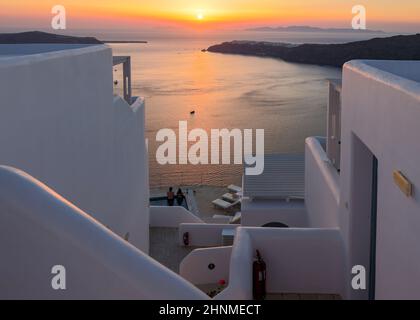 Tramonto su Santorini come visto da Imerovigli. CICLADI, Grecia Foto Stock