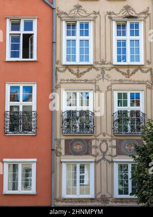 Danzica, Polonia. Le facciate delle restaurate case patrizie Gdańsk nel mercato lungo Foto Stock