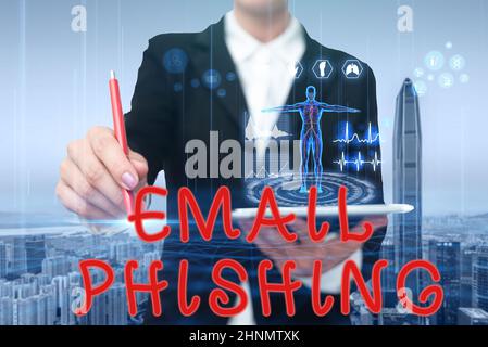 Testo che mostra ispirazione Email Phishing, Business Concept e-mail che possono collegarsi a siti web che distribuiscono malware Woman indicando la schermata superiore di Ta Foto Stock