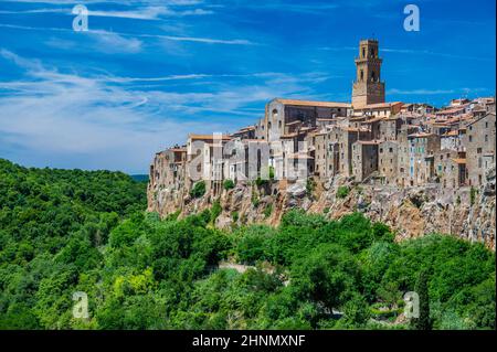 Antico borgo di Pitigliano nei pressi di Grosseto, noto anche come piccola Gerusalemme Foto Stock