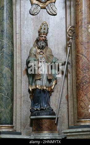 San Valentino, statua sull'altare di Sant'Antonio da Padova nella Chiesa Francescana di San Pietro a Cernik, Croazia Foto Stock