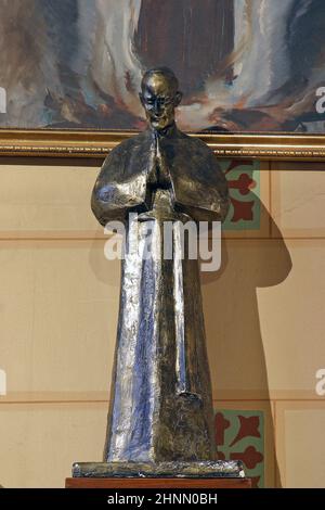 Beato Aloysius Stepinac, statua nella chiesa parrocchiale dell'Annunciazione della Vergine Maria a Velika Gorica, Croazia Foto Stock