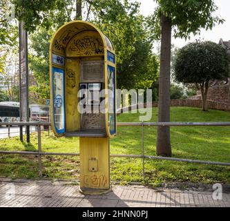 Cassetta telefonica pubblica ad Atene, Grecia Foto Stock