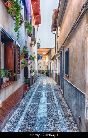 Strade e vicoli pittoreschi nel villaggio di mare, Scilla, Italia Foto Stock