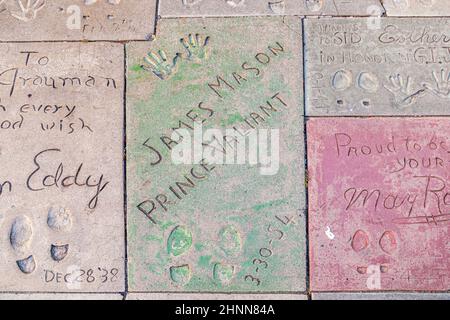 Stampe a mano in Hollywood Boulevard nel cemento del piazzale del Teatro Cinese Foto Stock