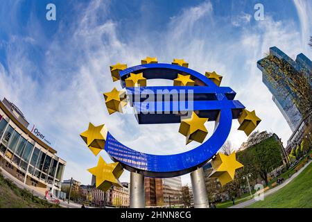 Cartello Euro. La Banca centrale europea (BCE) è la banca centrale dell'euro e gestisce la politica monetaria della zona euro a Francoforte, in Germania Foto Stock