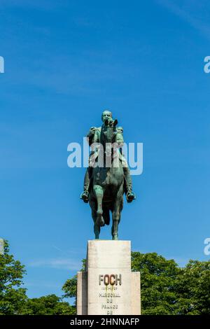 Statua di Ferdinabd Foch creato da Wlérick e Raymond. Questa statua era chiaramente ispirata alla statua di Marco Aurelio a Roma Foto Stock