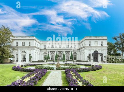 Vista esterna della storica Rosecliff Mansion in Rhode Island Foto Stock