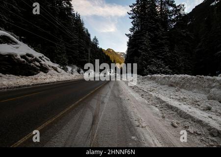 Condizioni invernali sull'autostrada 3, Manning Park, British Columbia, Canada Foto Stock