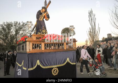 Settimana Santa a Zamora, Spagna, nel pomeriggio del Giovedì della Passione, trasferimento del Nazareno di San Frontis. Foto Stock