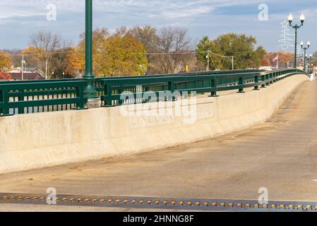 Sezione della storica Lincoln Highway a Dixon, Illinois. Foto Stock