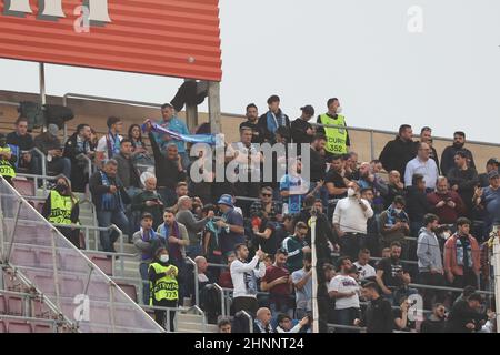 Barcellona, Catalogna, Espana. 17th Feb 2022. Durante la partita di calcio dell'Europa League FC Barcellona vs SSC Napoli il 17 febbraio 2022 allo stadio Camp Nou di Barcellona.in foto: Supporters Napoli (Credit Image: © Fabio Sasso/ZUMA Press Wire) Foto Stock