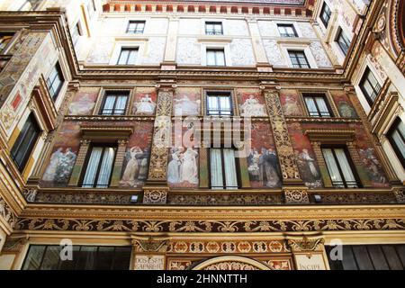 Roma, Italia - 28 dicembre 2018: Il palazzo, costruito nel 1888 in art deco e rinnovato alla fine degli anni settanta è noto come Sciarra gallery Foto Stock