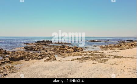 Robben Island visto da Sea Point Città del Capo, Sudafrica. Foto Stock