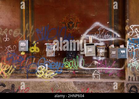 Cassette postali nella città di Brasov Foto Stock