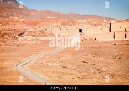 Rovine dell'antica capitale del Parthian (Iran) Nisa situato su una storica strada serena nel deserto del Karakum, vicino all'Ashgabat, Turkmenistan Foto Stock