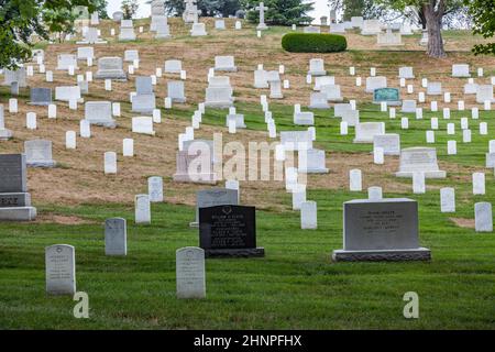 Le lapidi presso il Cimitero Nazionale di Arlington Foto Stock