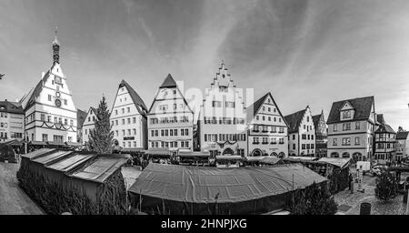 Vista panoramica del mercato di Natale nella città medievale di Rothenburg ob der Tauber Foto Stock