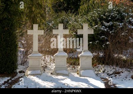 Vecchia Tombstone storica sul vecchio cimitero di Francoforte dal 19th secolo Foto Stock