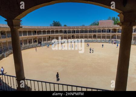 I visitatori di Plaza de Toros o Bullring. L'arena di Ronda è il più antico anello di corrida di Ronda Foto Stock